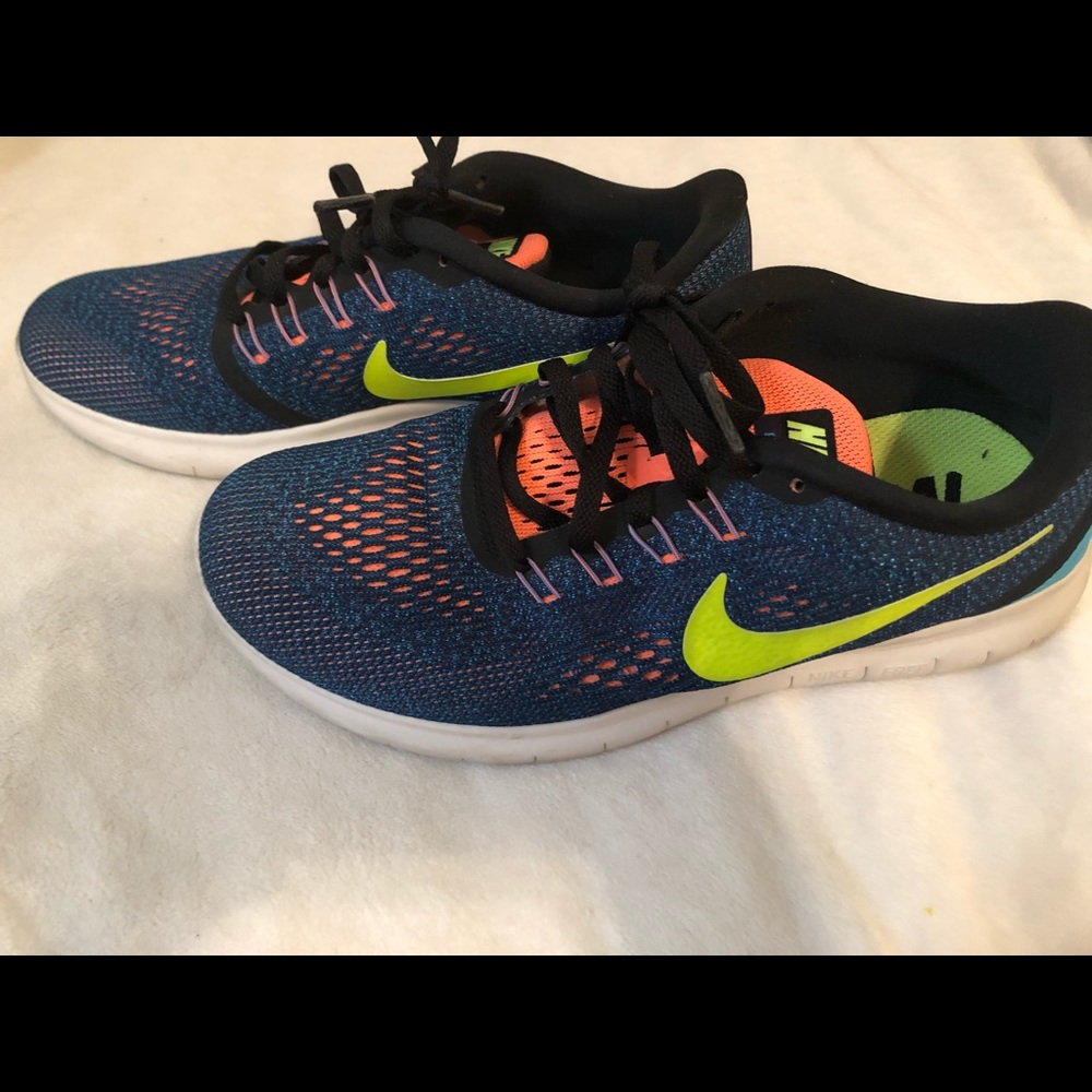 Final price ‼️ Nike’s active wear Size 7.5 - Picture 2 of 5